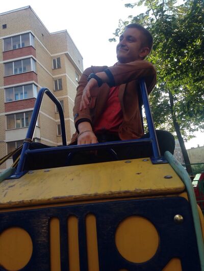  -,   Anton, 31 ,   ,   