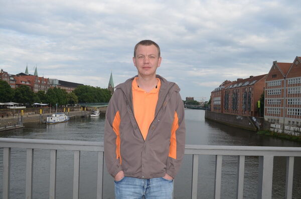  ,   Andr, 44 ,  
