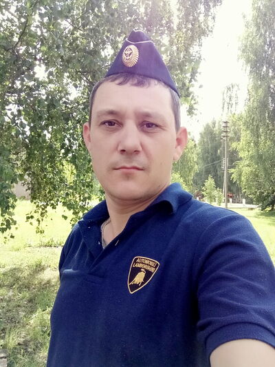  ,   Viktor, 41 ,   ,   