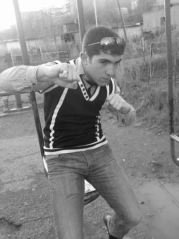  ,   Raz, 33 ,   