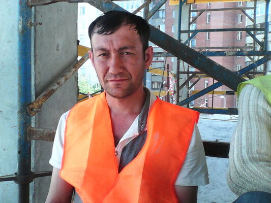  ,   Oybek, 44 ,   