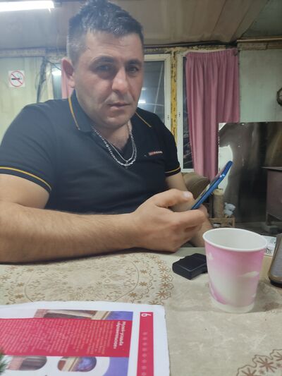  ,   Armen, 43 ,   ,   