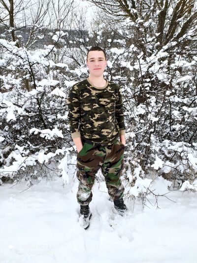  ,   Stefan, 22 ,   ,   