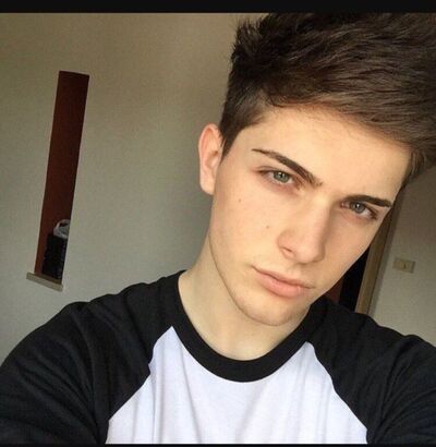  ,   Michail, 22 ,   ,   