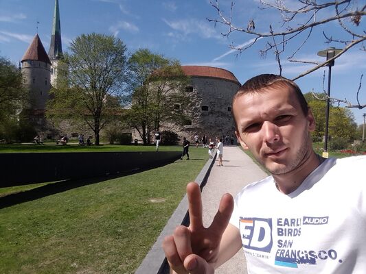  ,   Evhen, 32 ,   ,   , c , 