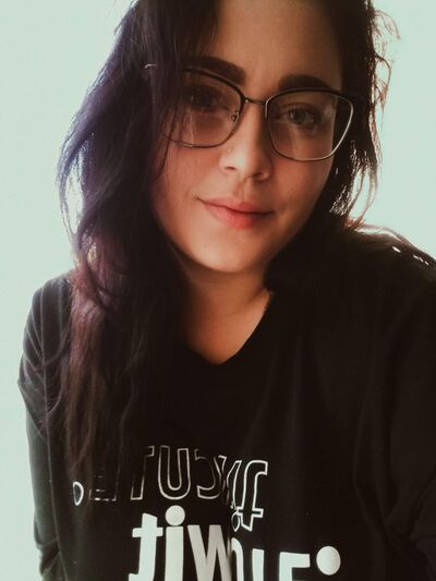  ,   Elena, 28 ,   c 