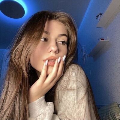  ,   Elina, 22 ,   