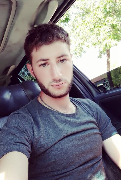  ,   Narek, 33 ,   