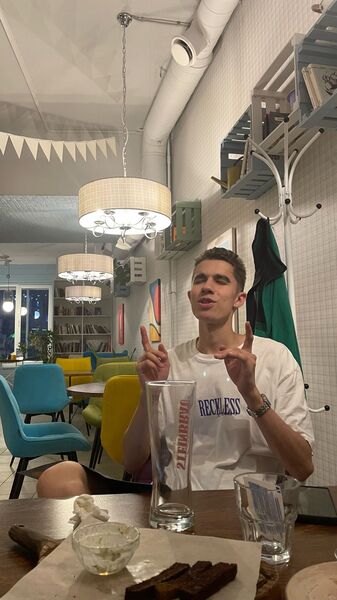   ,   Mike, 21 ,   ,   