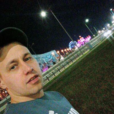  ,   Konstantin, 32 ,   ,   