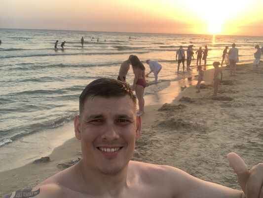  ,   Aleksandr, 32 ,   ,   