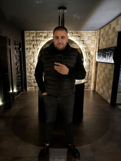  ,   Vaniusa, 27 ,   ,   