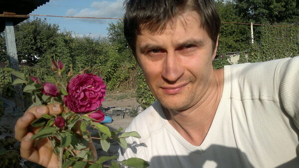  ,   Viktor, 46 ,   ,   , c 