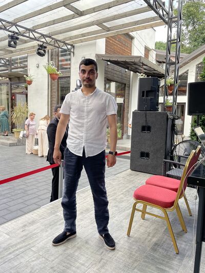  ,   Zaur bek, 32 ,     