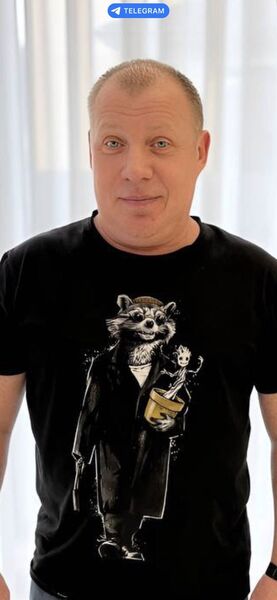  ,   Sergio, 44 ,   ,   , c 