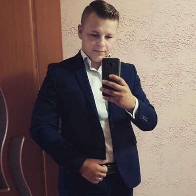 ,   Maxim, 35 ,   ,   , c 