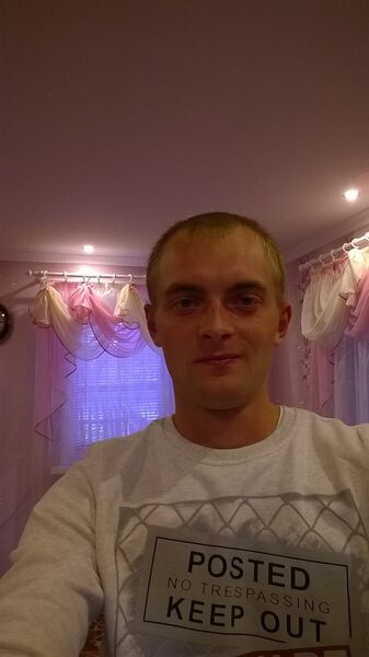  ,   Viktor, 31 ,   