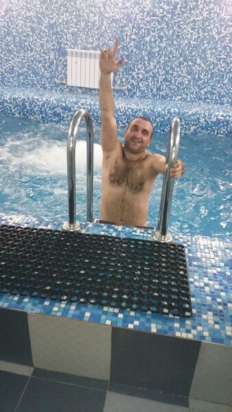   ,   Armen, 44 ,     , c 