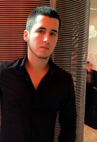  ,   Volodya, 32 ,   
