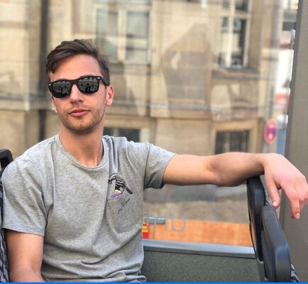  ,   Hayk, 32 ,   ,   