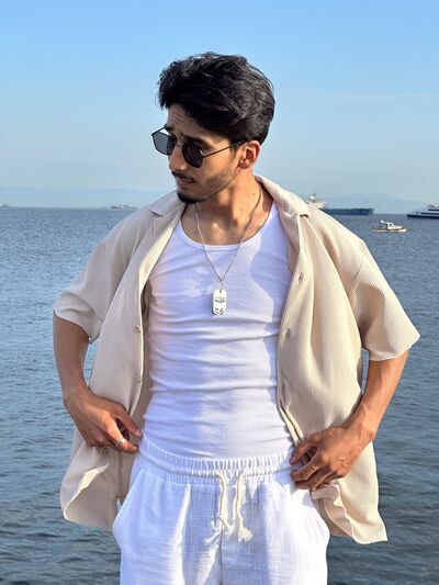  ,   Huseyin, 25 ,   ,   