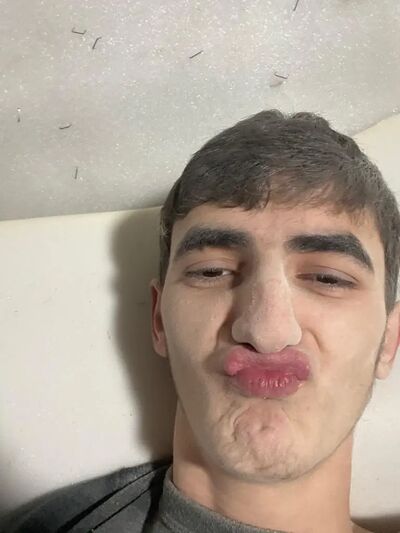  --,   , 22 ,   