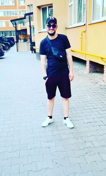  ,   Viktor, 27 ,   ,   