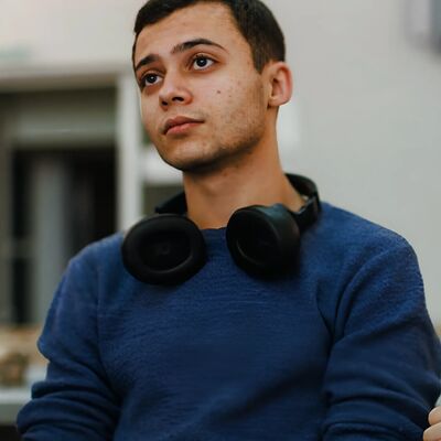  ,   Dumitru, 19 ,   ,   