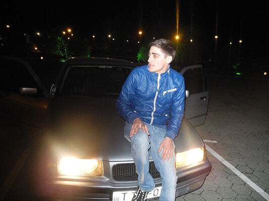  ,   Maik, 38 ,   