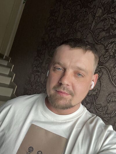  ,   Den, 32 ,   ,   
