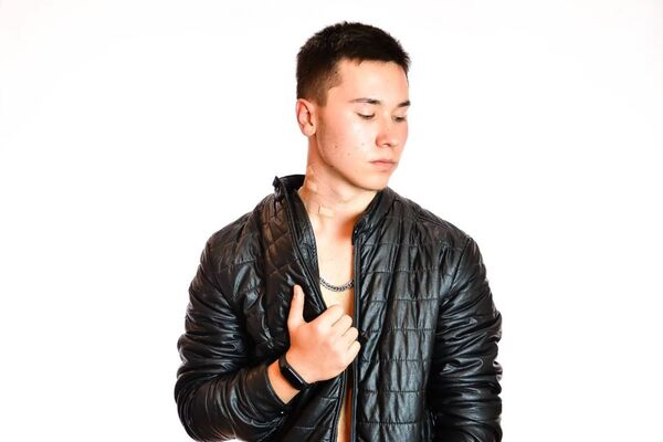  ,   Klaus, 25 ,   