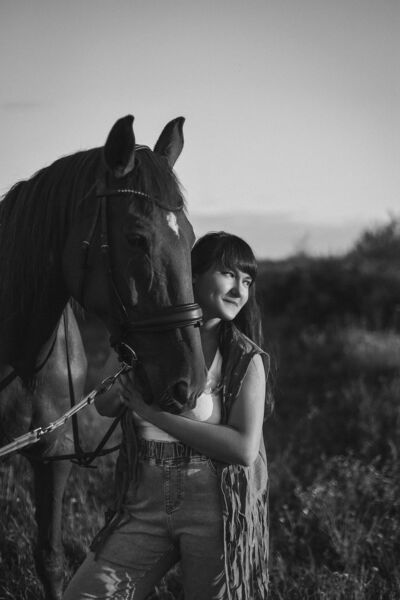  --,   Anna, 33 ,   ,   , c , 