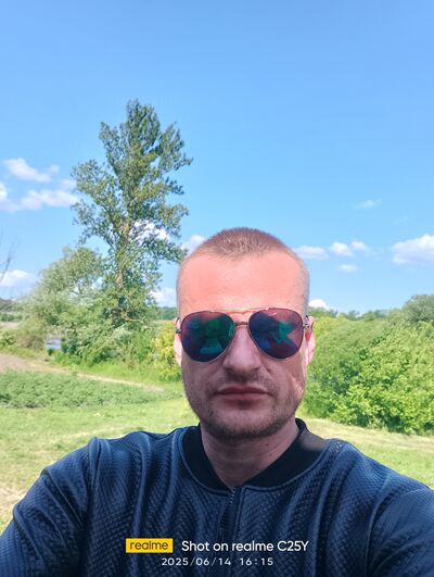  ,   Igor Korvin, 37 ,   ,   