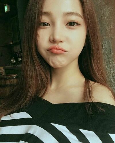  ,   Lalisa, 25 ,     , c 
