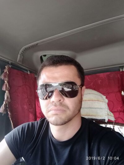  ,   Diyor, 37 ,   