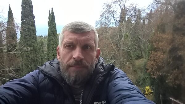 ,   Alex, 44 ,   ,   , c 