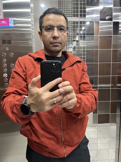  ,   Maxim, 44 ,   ,   , 