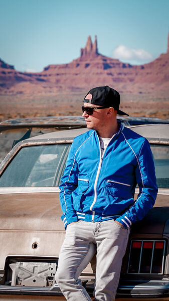  ,   Denis, 42 ,   ,   , c 