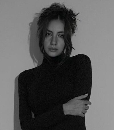  ,   Kat, 34 ,  