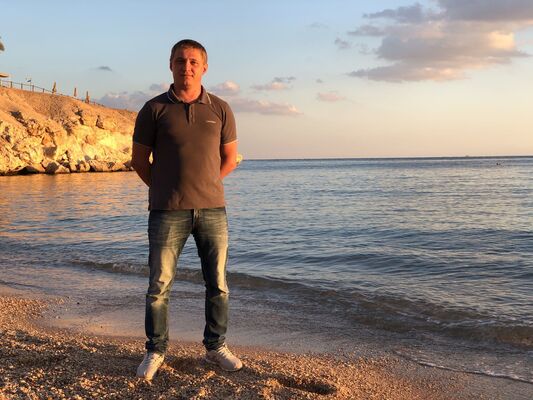  ,   Alixandro, 43 ,   ,   