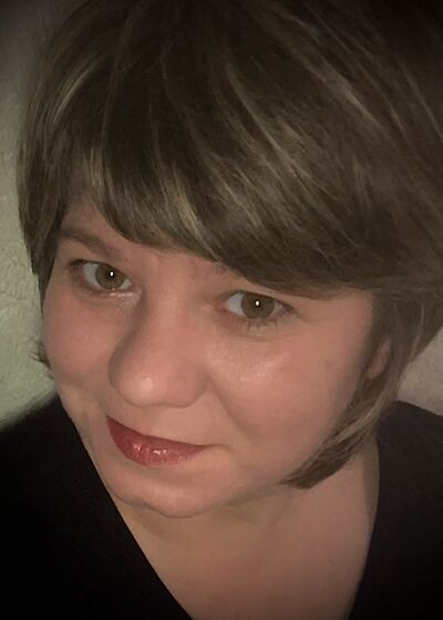  -,   Julia, 45 ,   ,   