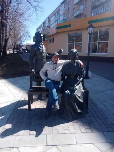  ,   Armen, 42 ,   ,   
