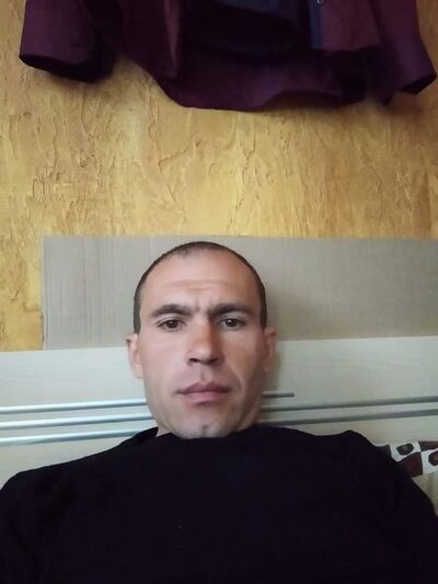  ,   Aurel, 43 ,   ,   