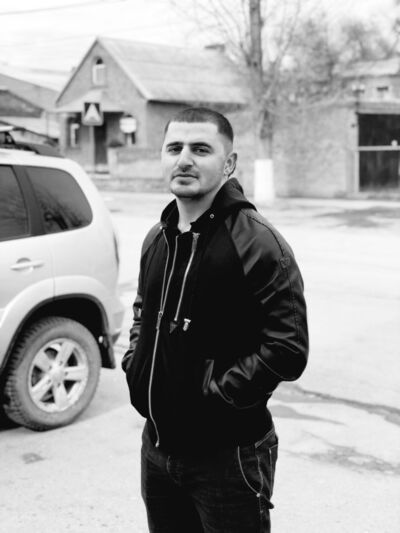  ,   Artur, 35 ,     , c 