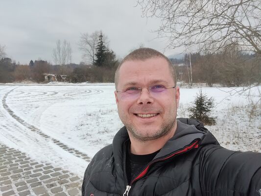  ,   Misko, 49 ,   c 