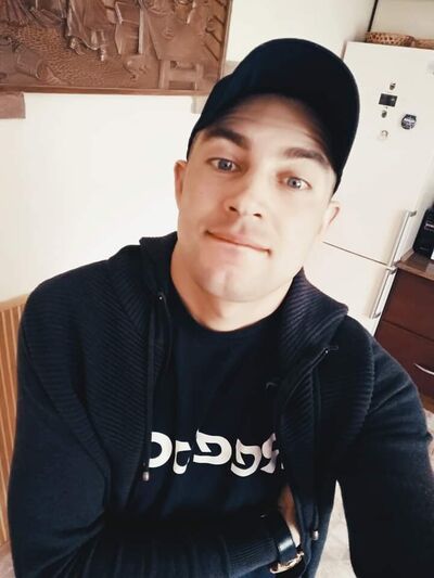  ,   Valentin, 37 ,   ,   , c 