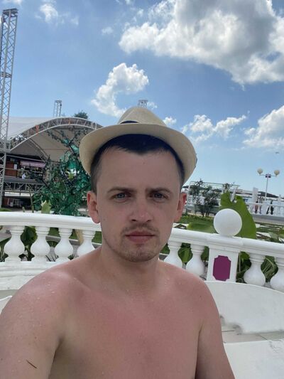  ,   Anton, 33 ,   ,   