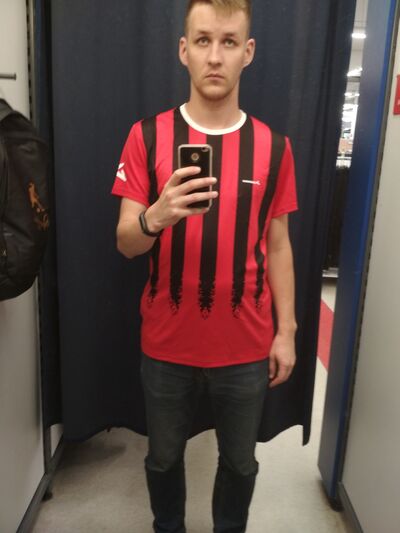  ,   Sergey, 32 ,   