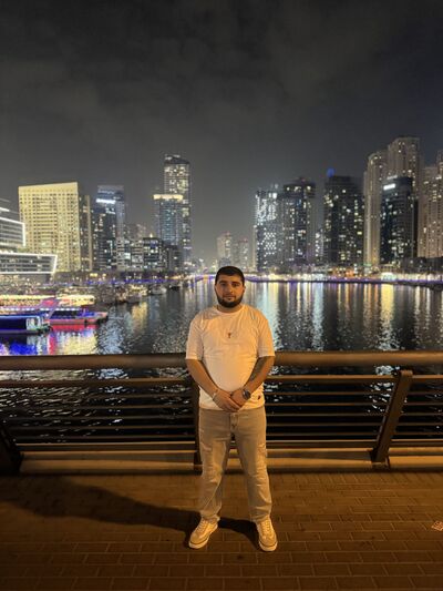  ,   Armen, 25 ,   ,   