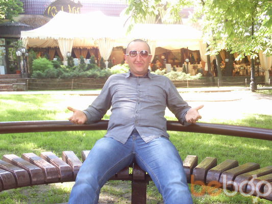  ,   Viktor, 44 ,  